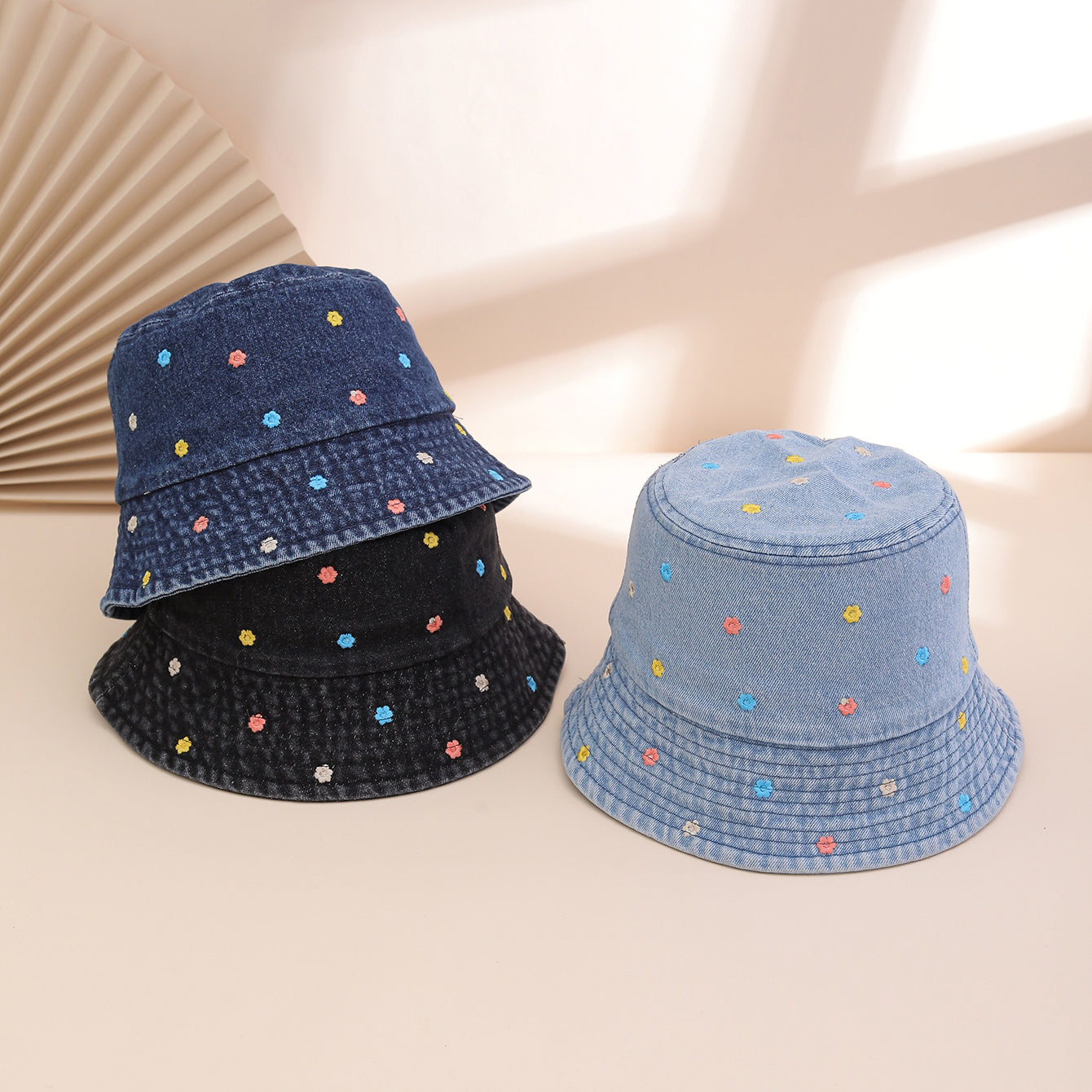 Korean-style Water-washed Embroidered Full-pattern Small Floral Fisherman Hat, Energetic And Cute Flat-top Cap, Suitable For Outdoor Wear.