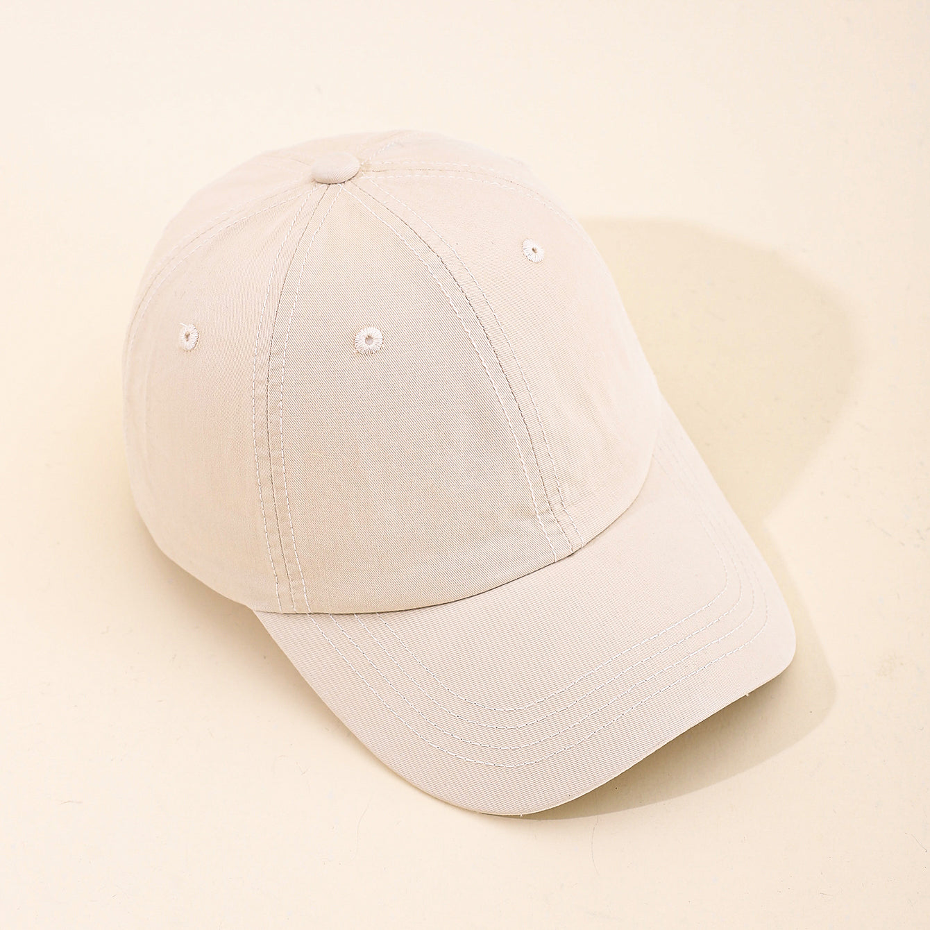 Women's Solid Color Light Board Sunshade Fashionable Trend Baseball Cap Suitable For Daily Commuting, Outdoor Outings, Picnics And Photo-taking.