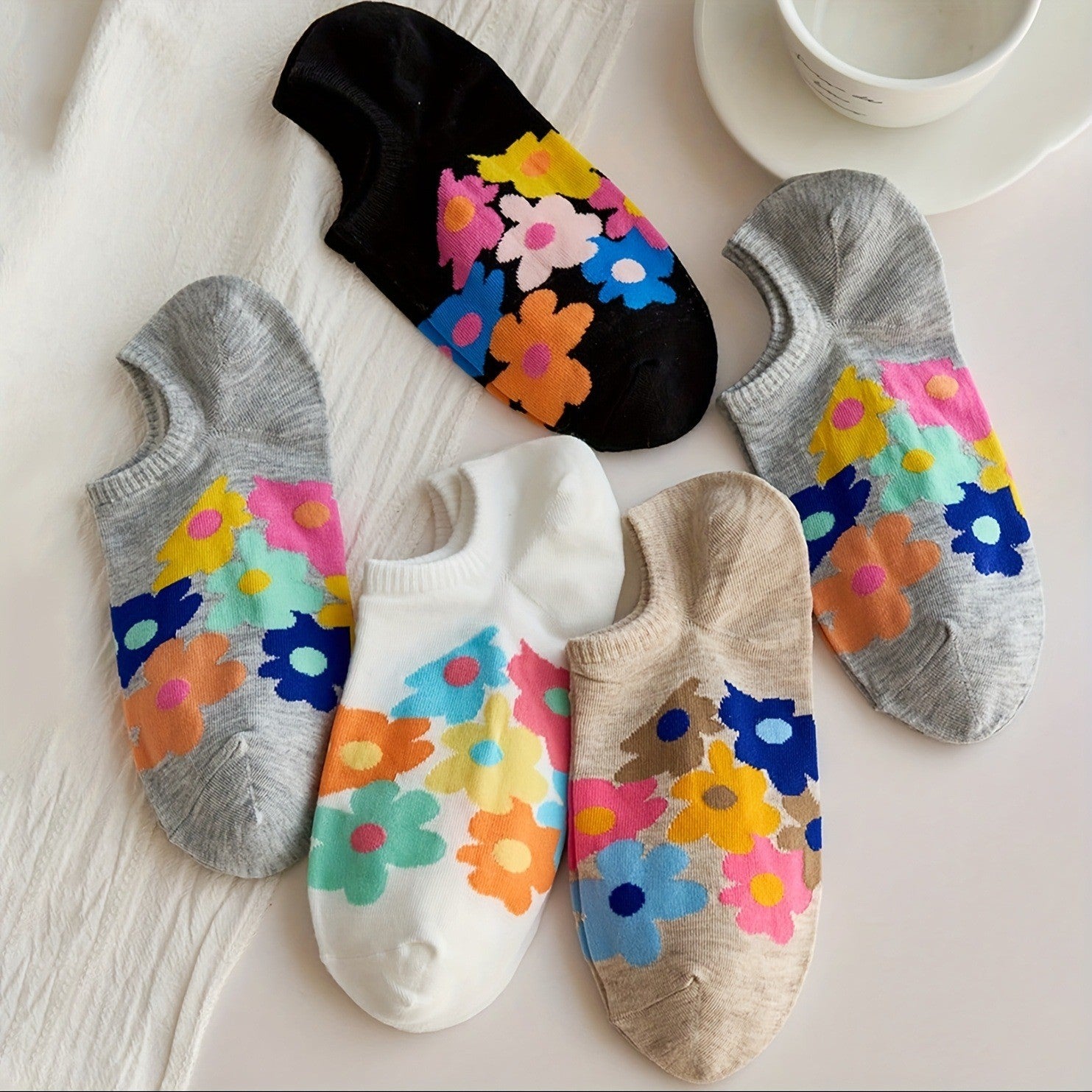 5 Pairs Of Graffiti Flower Socks, Boat Socks, Invisible Socks