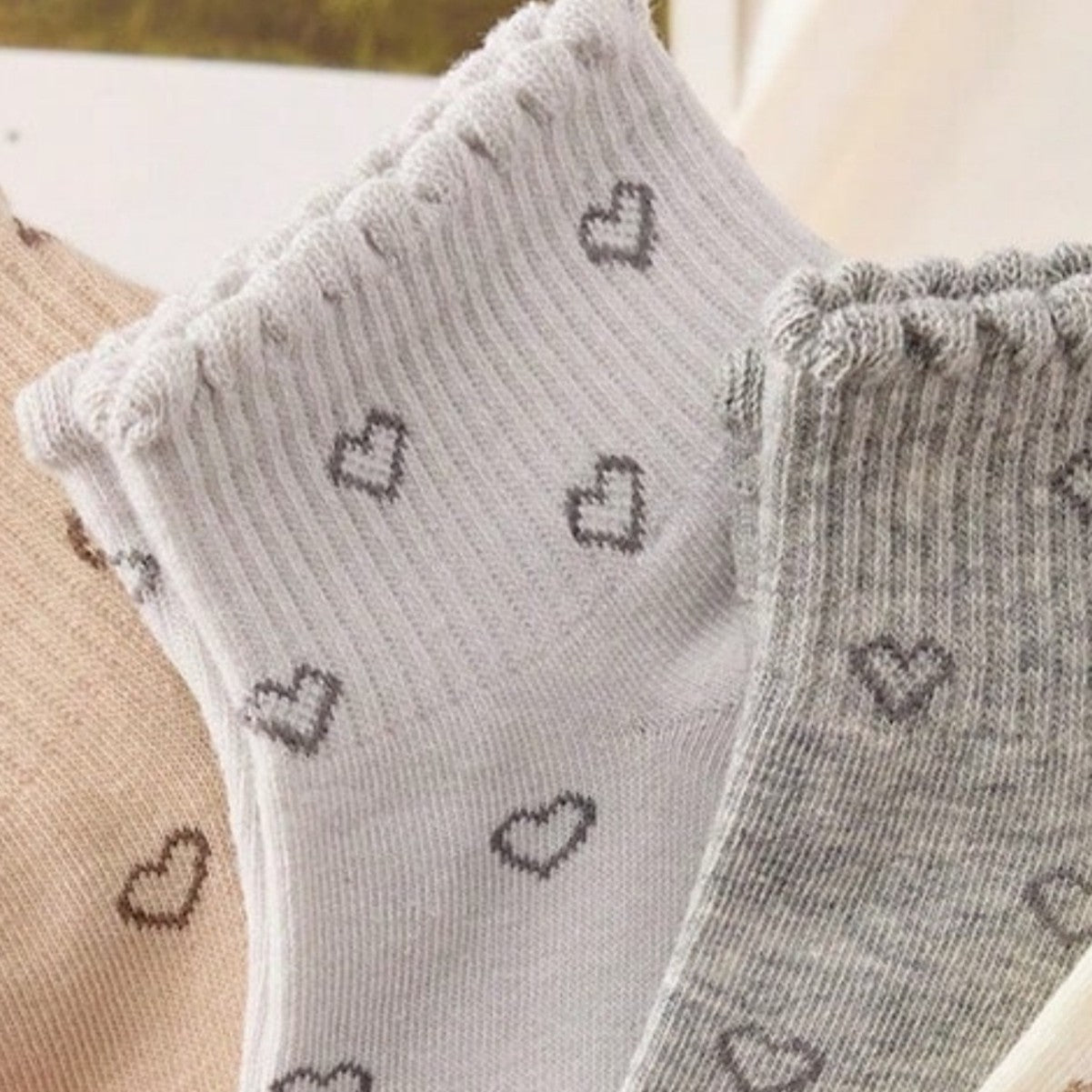 Coquette Heart Print Ruffle Cuff Ankle Socks, Cute Ribbed Knit Low-Cut Socks, Women's Sweet Casual Socks For Daily Wear & Preppy Style