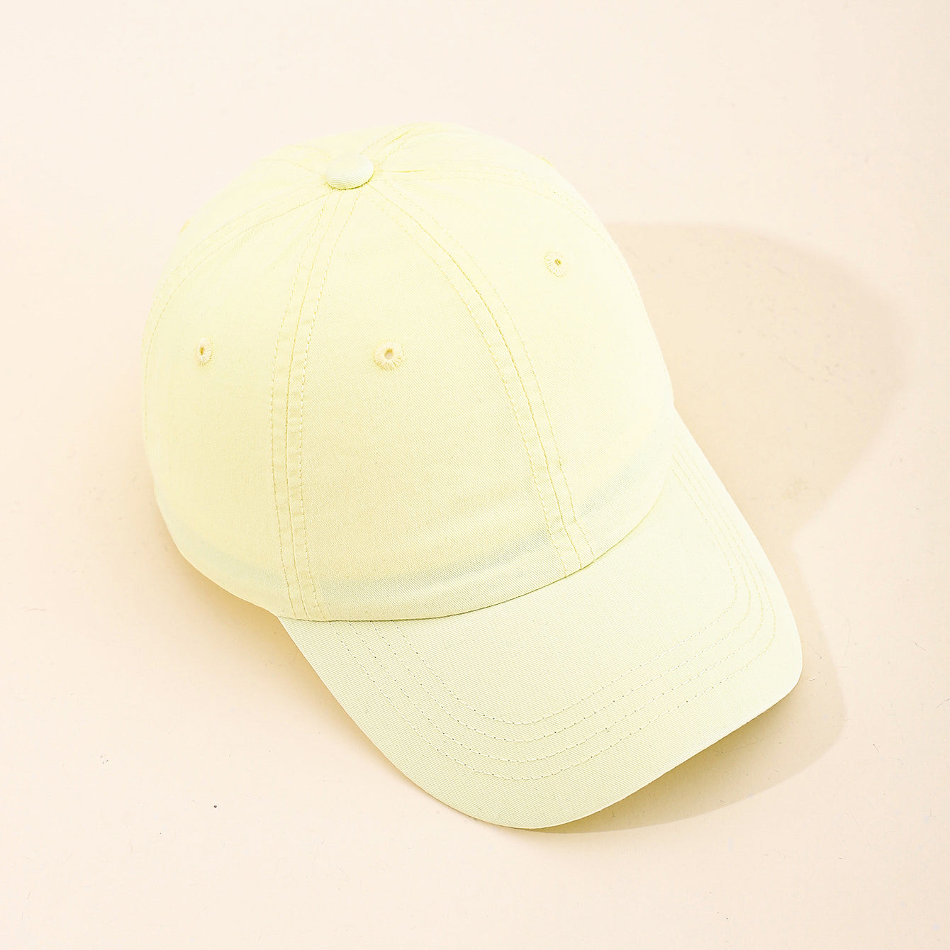 Women's Solid Color Light Board Sunshade Fashionable Trend Baseball Cap Suitable For Daily Commuting, Outdoor Outings, Picnics And Photo-taking.