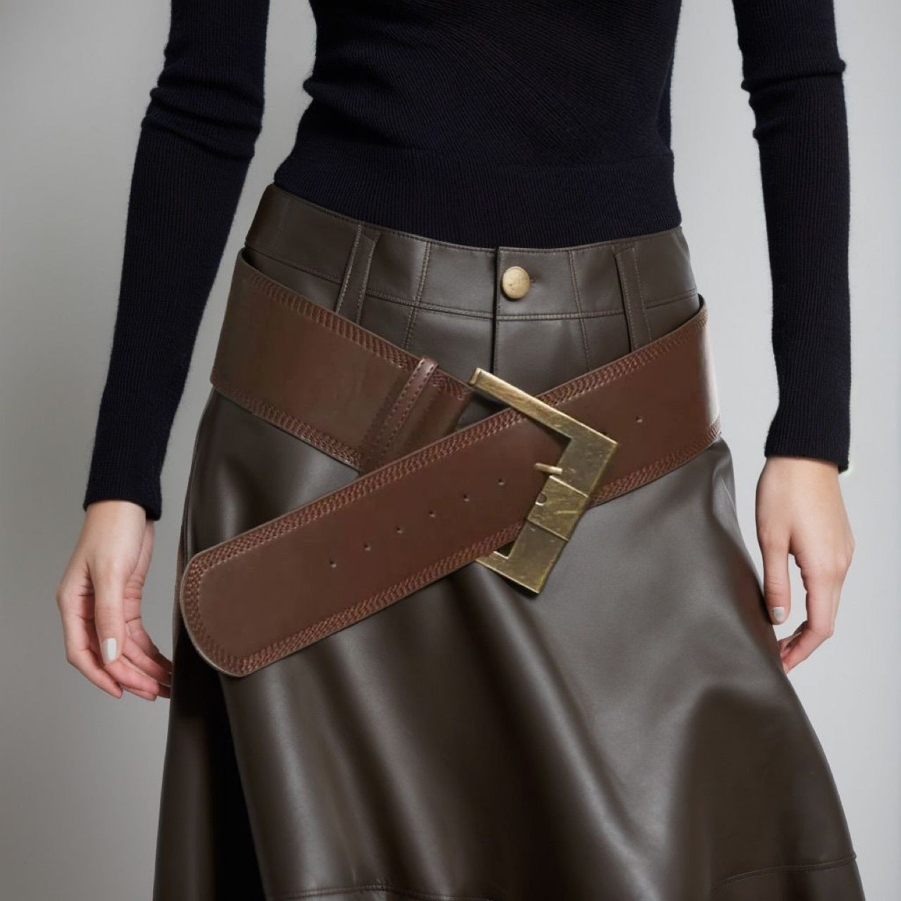Retro Womens Figure-flattering Outfit With A Skirt And A Spicy-style Belt