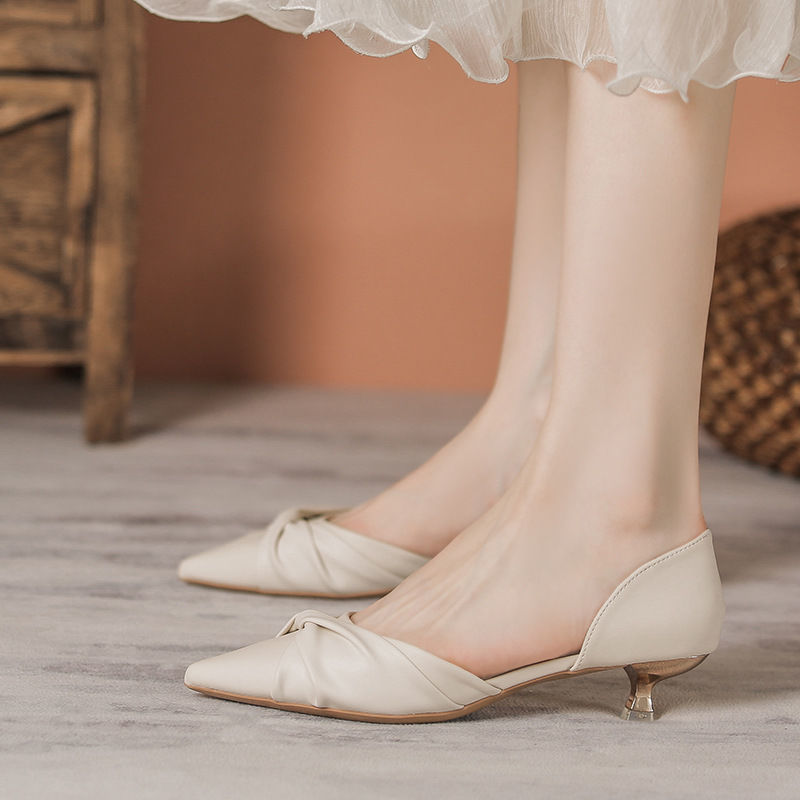 New Low-heeled, Versatile Hollow-out Bow Pumps