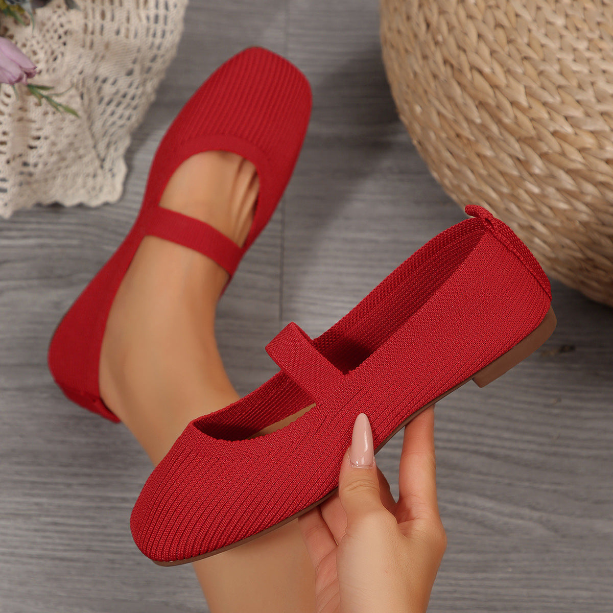 Womens Lightweight Breathable Knit Mesh Flats With A Low-cut Design