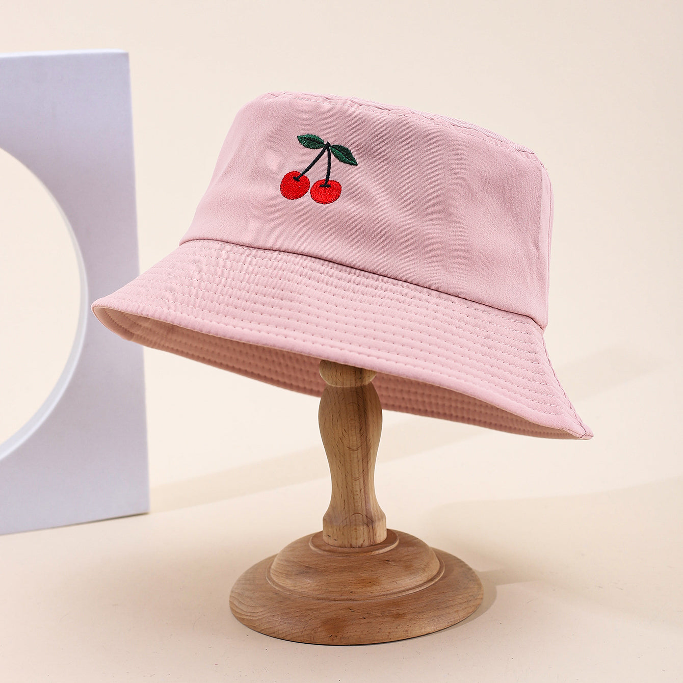 The Lady's Embroidered Cherry Wide-brimmed Sunshade Casual Fashion Single-layer Fisherman Hat Is Suitable For Daily Outings, Shopping And Dates.