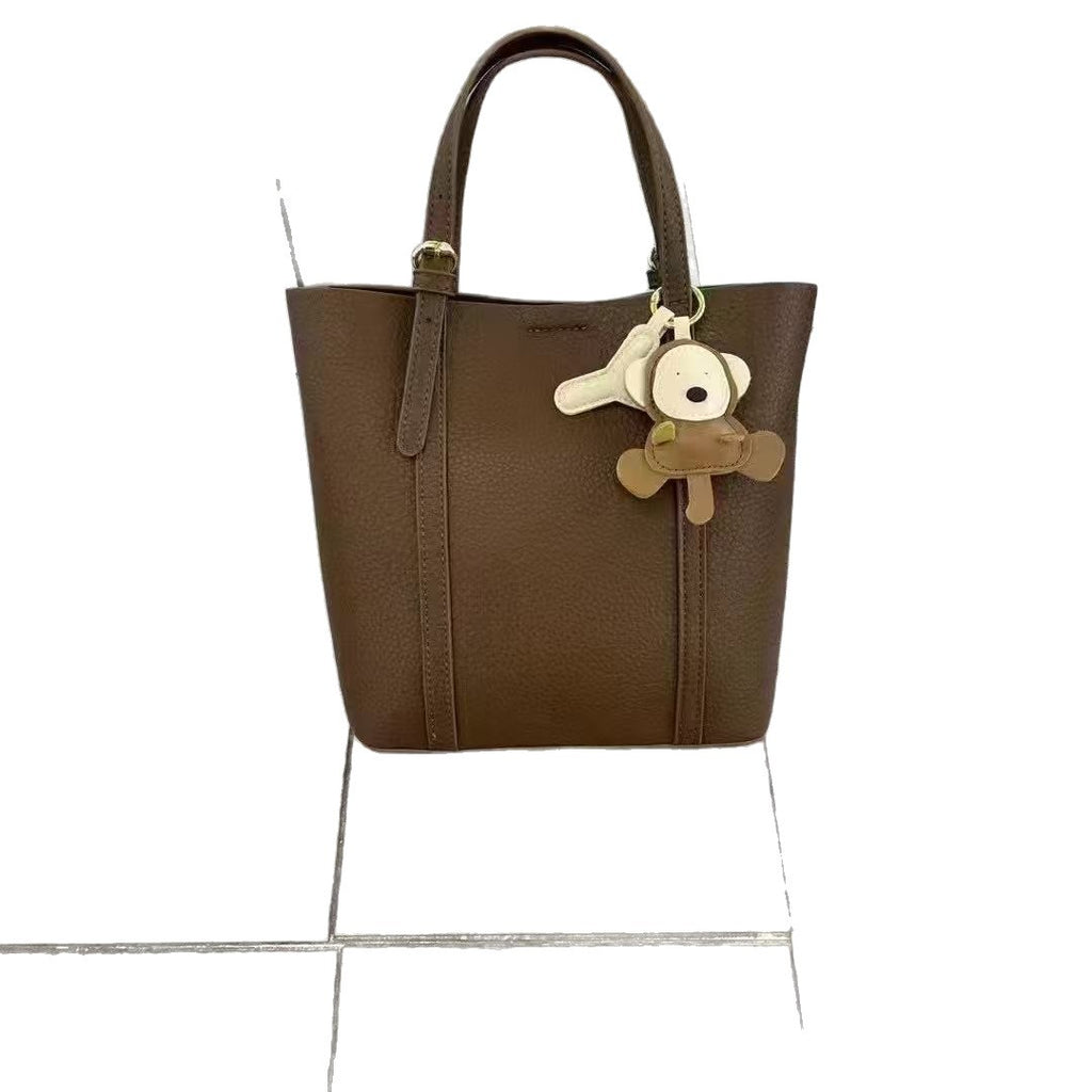 High-end Retro Large Capacity Commuter Bag